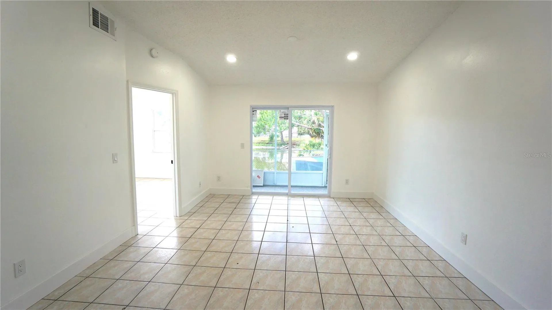 834 Angela Lane Kissimmee FL 34741