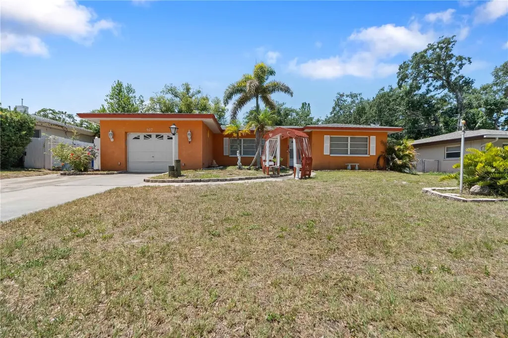 927 Parkwood Drive Dunedin FL 34698