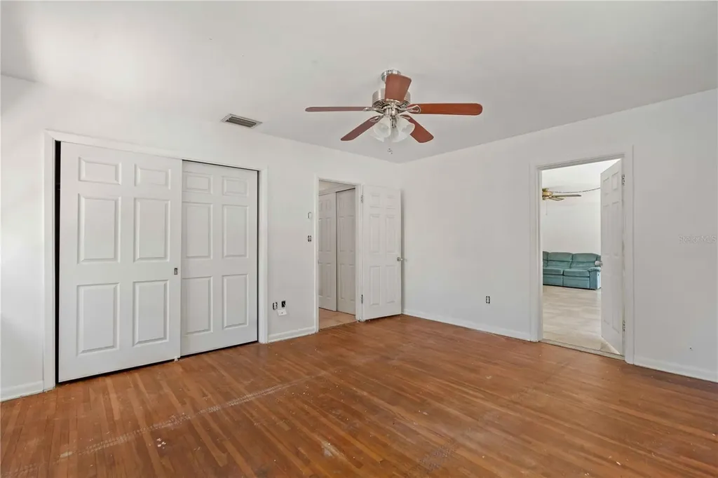 927 Parkwood Drive Dunedin FL 34698