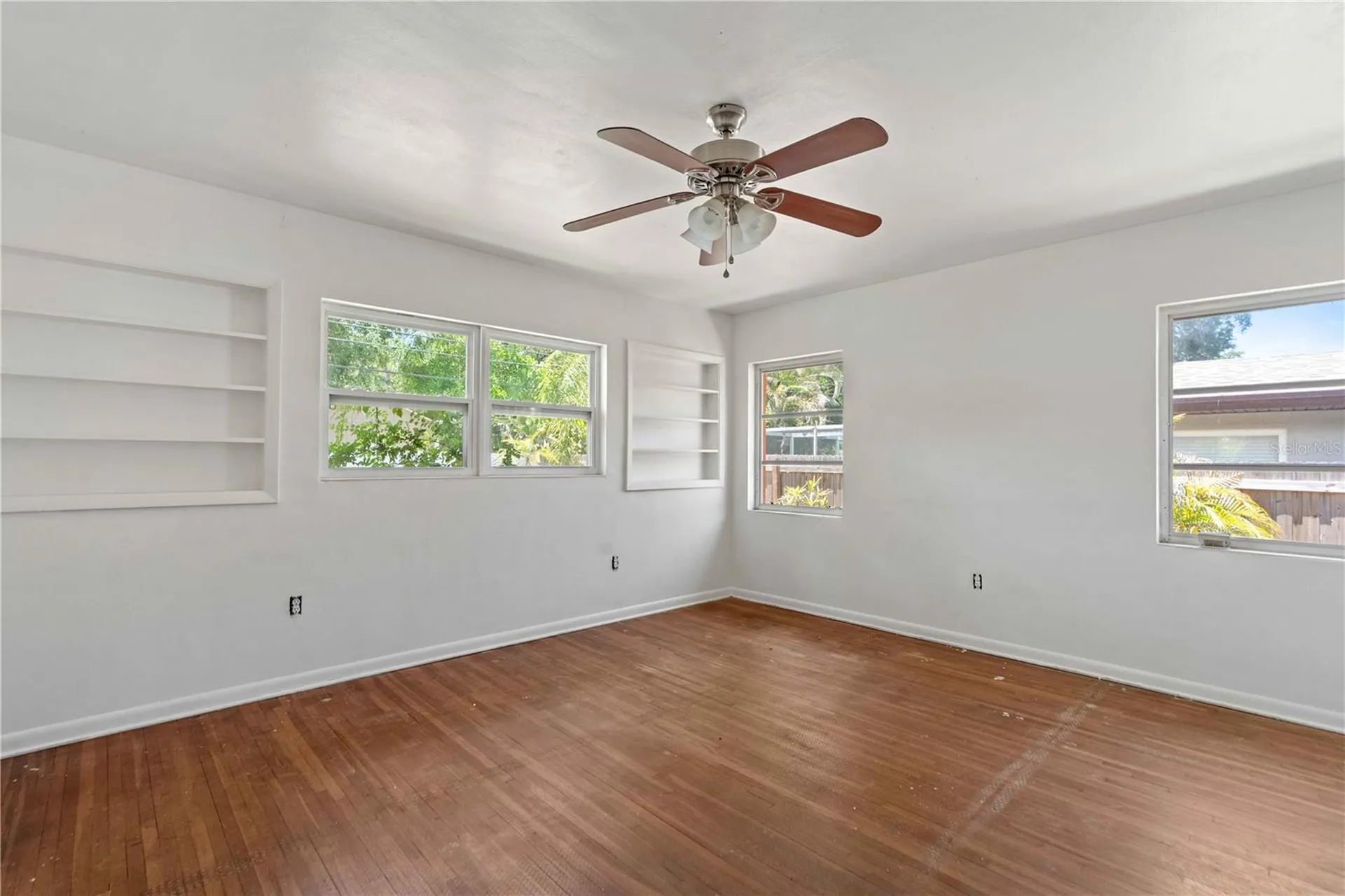 927 Parkwood Drive Dunedin FL 34698