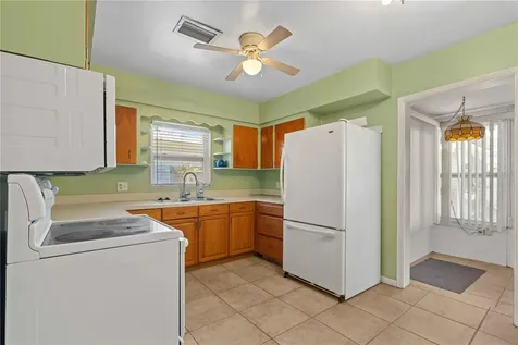 927 Parkwood Drive Dunedin FL 34698