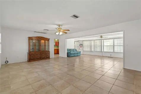 927 Parkwood Drive Dunedin FL 34698