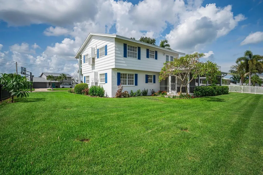 1310 41st Avenue NE St Petersburg FL 33703