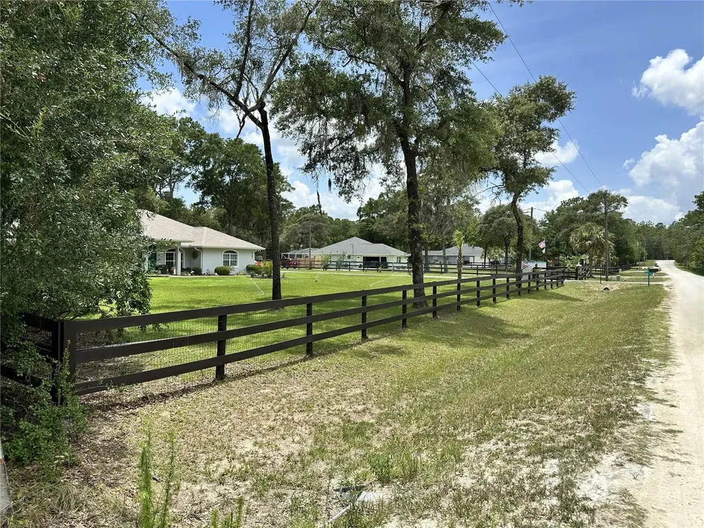 00 SW 98th Street Dunnellon FL 34432