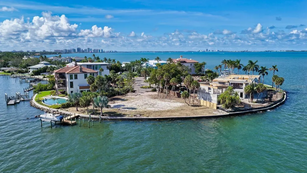 305 S South Shore Drive S Sarasota FL 34234