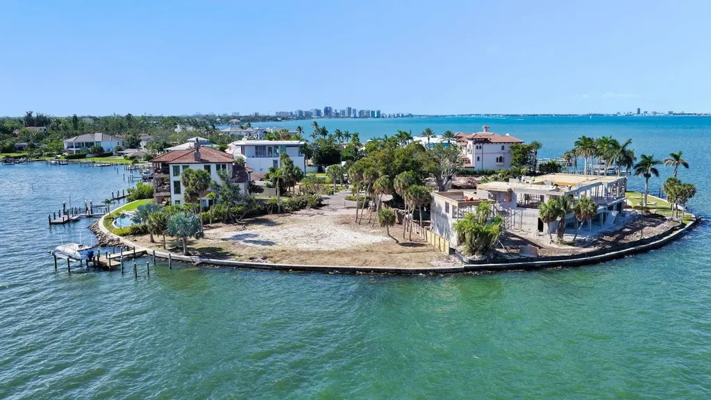 305 S South Shore Drive S Sarasota FL 34234