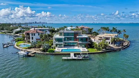 305 S South Shore Drive S Sarasota FL 34234