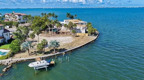 305 S South Shore Drive S Sarasota FL 34234
