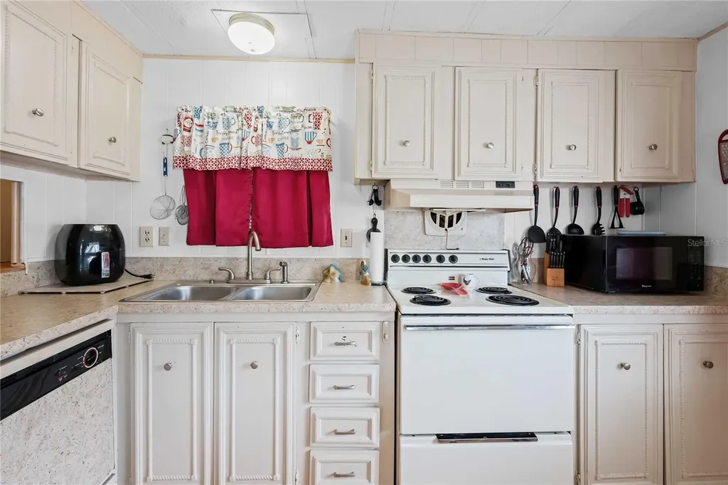 3834 Sarah Drive Wesley Chapel FL 33543