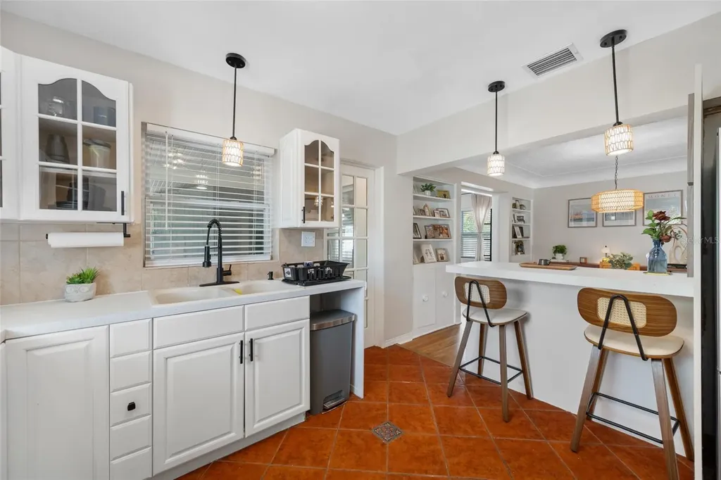 6219 Hampton Drive N St Petersburg FL 33710