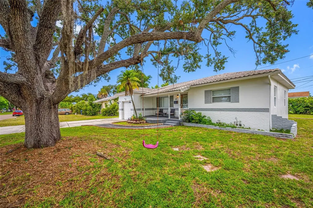 6219 Hampton Drive N St Petersburg FL 33710