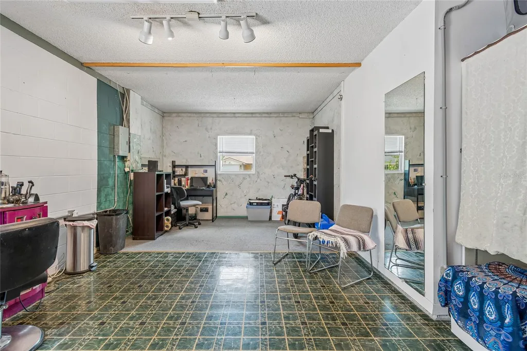 16018 Saddlestring Drive Tampa FL 33618