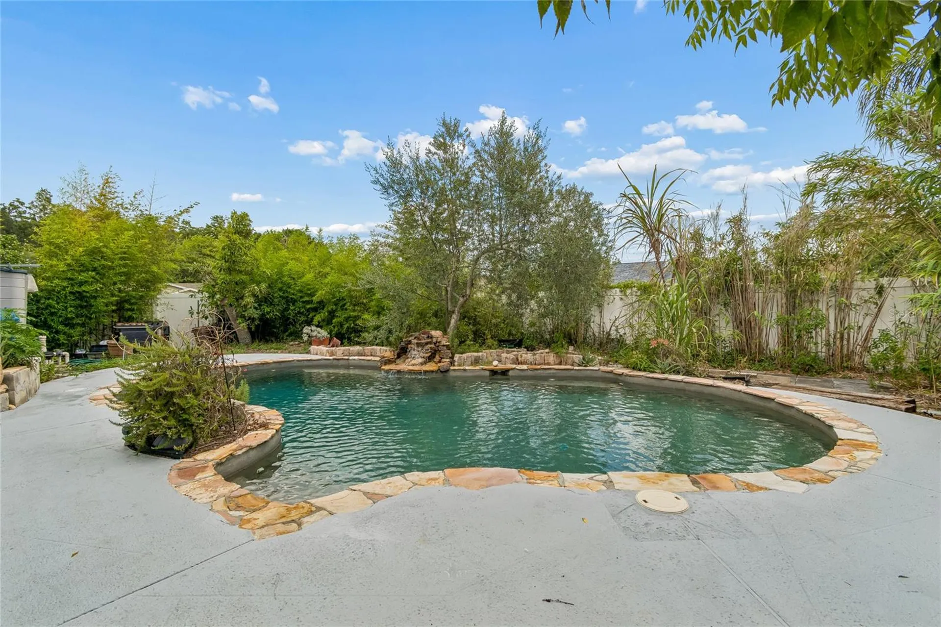 16018 Saddlestring Drive Tampa FL 33618