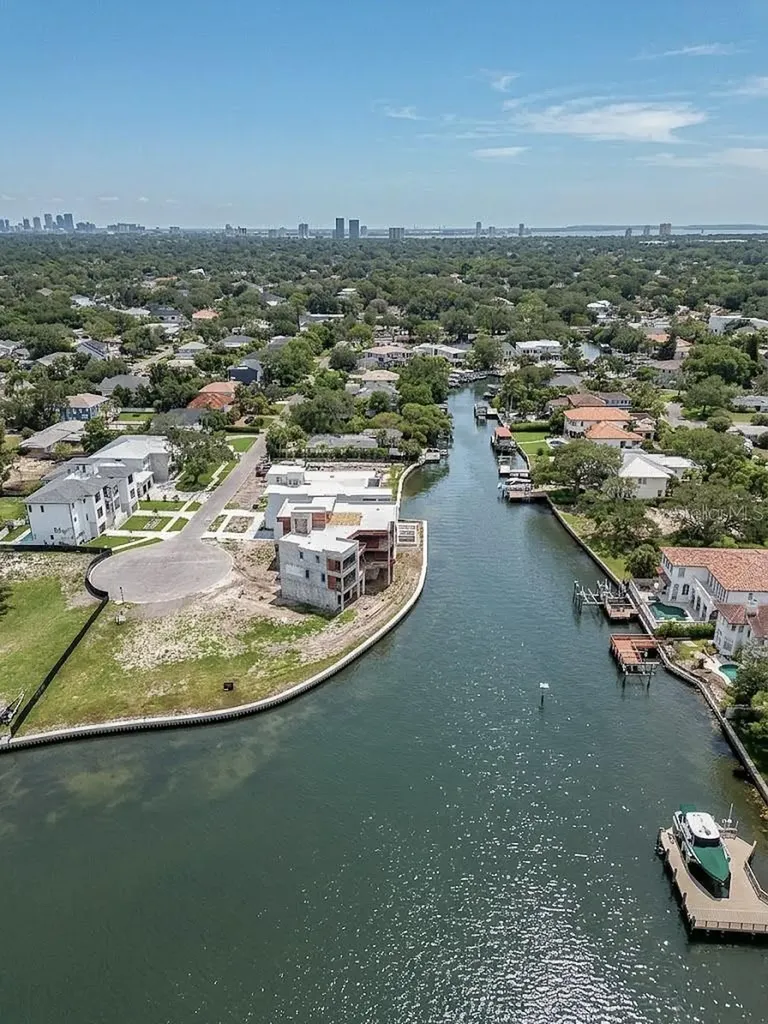5028 W Leona Street Tampa FL 33629