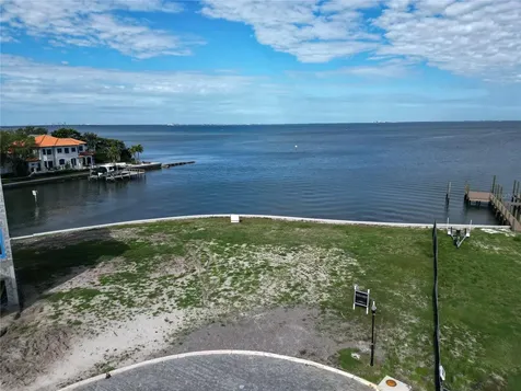 5028 W Leona Street Tampa FL 33629