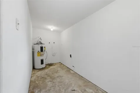 410 S Oakwood Avenue Brandon FL 33511