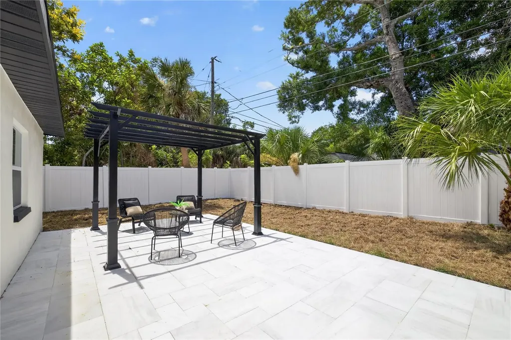 2091 62nd Place S St Petersburg FL 33712