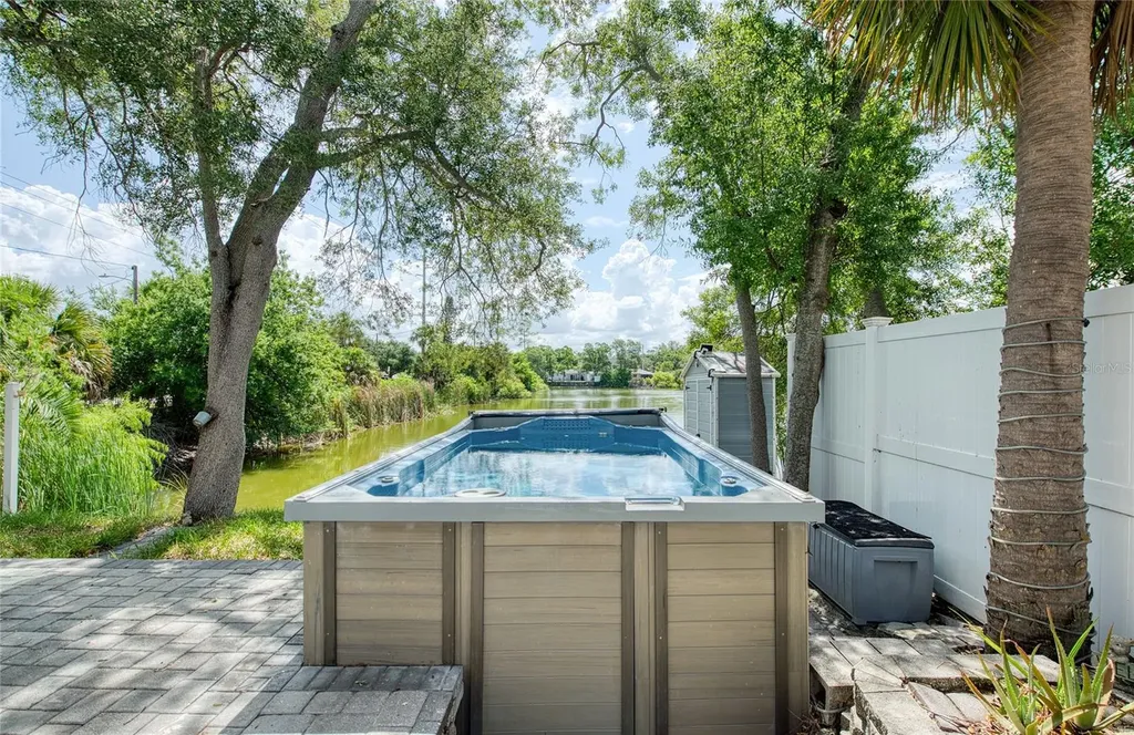5606 Samter Court Tampa FL 33611