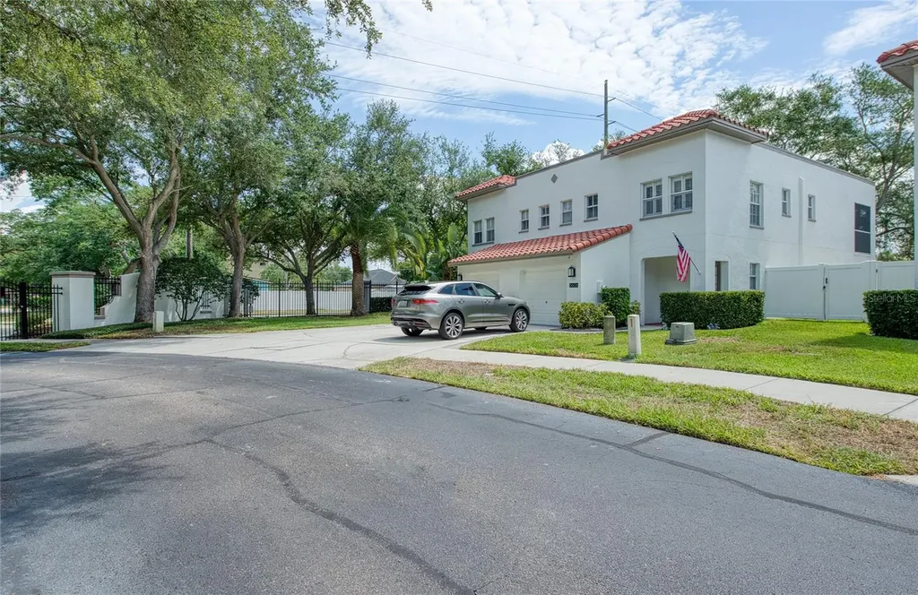 5606 Samter Court Tampa FL 33611