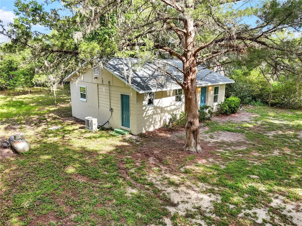 658 NE 39th Court Ocala FL 34470