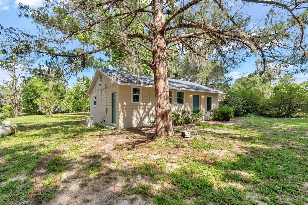 658 NE 39th Court Ocala FL 34470
