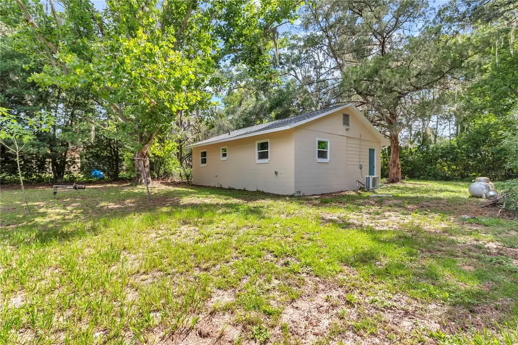 658 NE 39th Court Ocala FL 34470