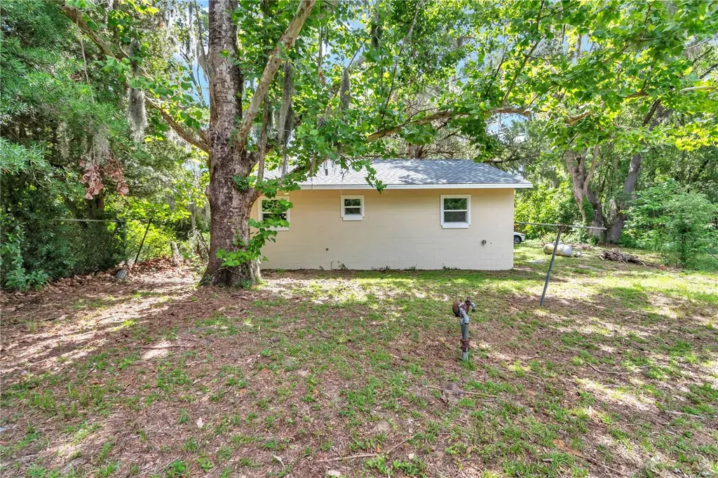 658 NE 39th Court Ocala FL 34470