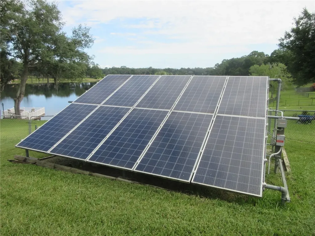 16849 SE 59th Place Ocklawaha FL 32179