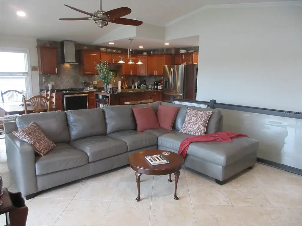 16849 SE 59th Place Ocklawaha FL 32179