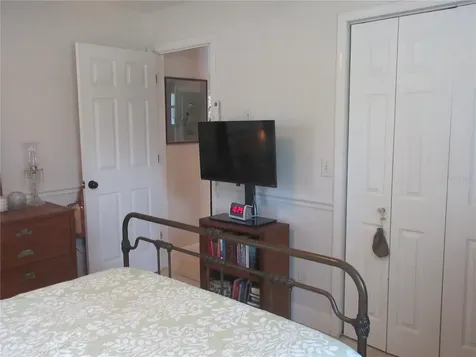 16849 SE 59th Place Ocklawaha FL 32179