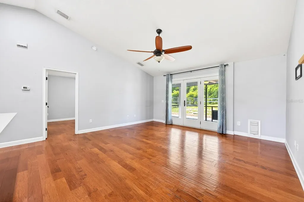 116 W 5th Street Chuluota FL 32766