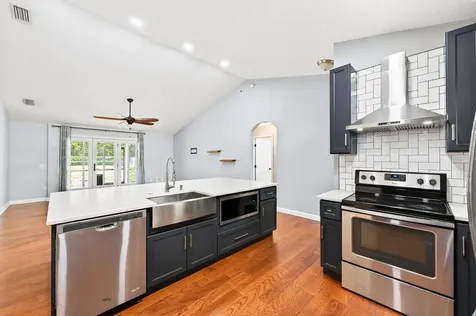 116 W 5th Street Chuluota FL 32766