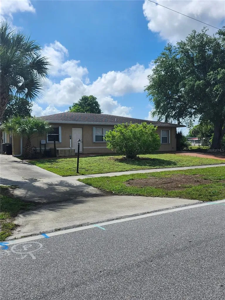 2220 Birchcrest Boulevard Port Charlotte FL 33952