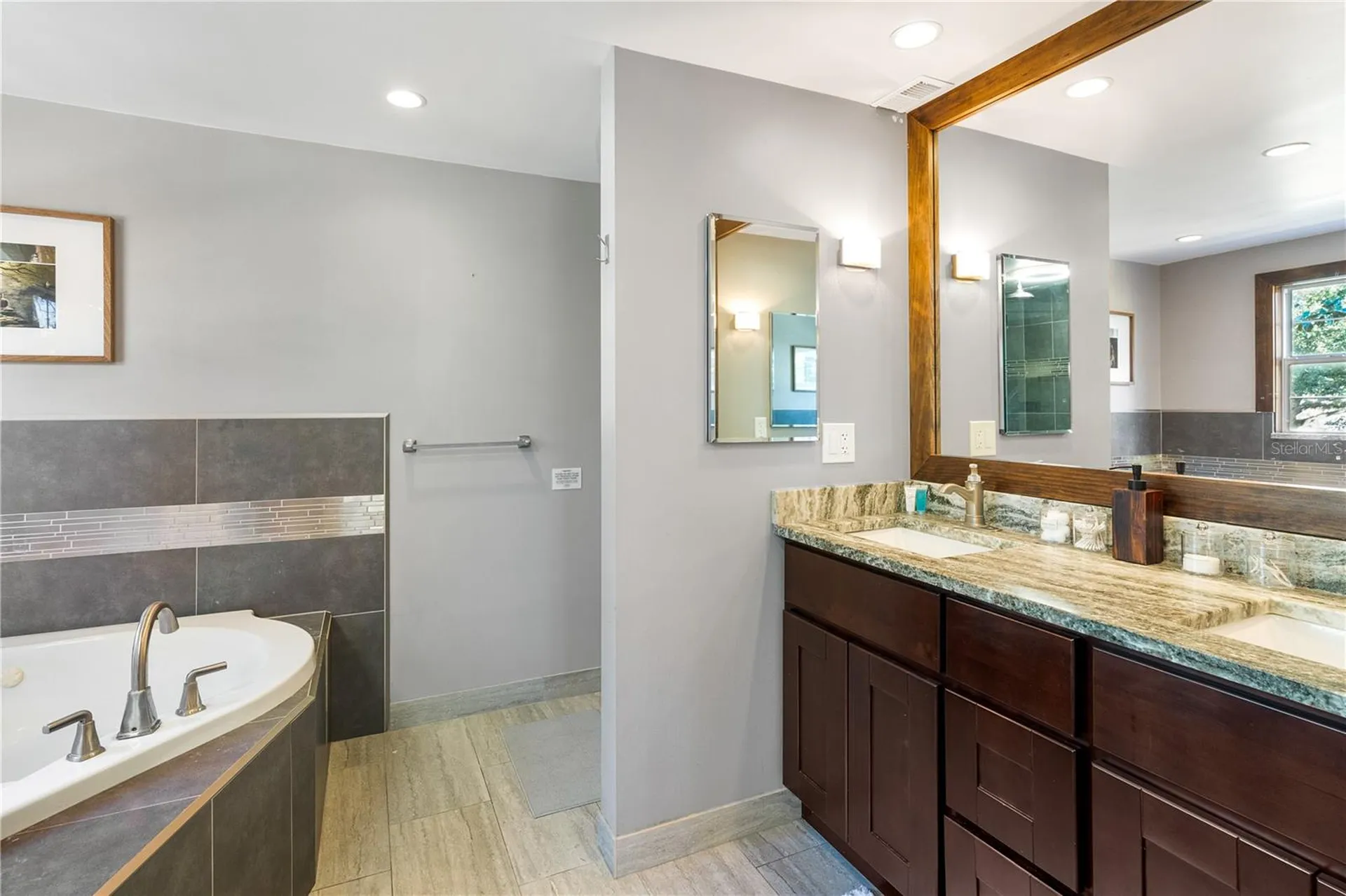 1833 N Keene Road Clearwater FL 33755