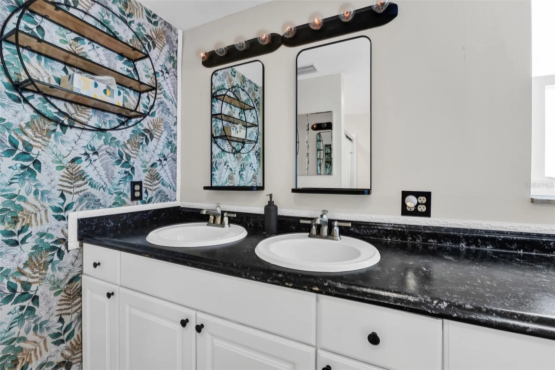 1664 Lakeview Place Englewood FL 34223