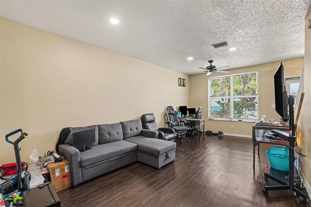 6236 Osprey Lake Circle Riverview FL 33578