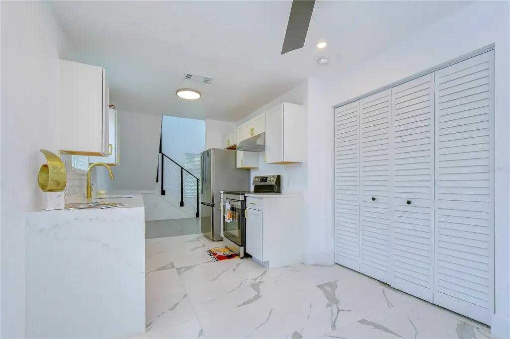 214 8th Avenue Drive W Bradenton FL 34205