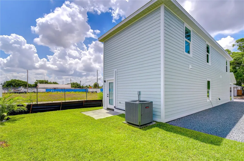 214 8th Avenue Drive W Bradenton FL 34205