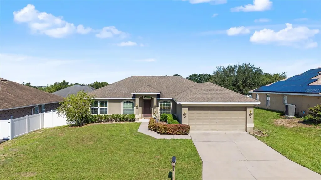 1621 Doves View Circle Auburndale FL 33823