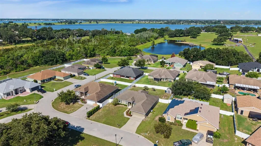 1621 Doves View Circle Auburndale FL 33823