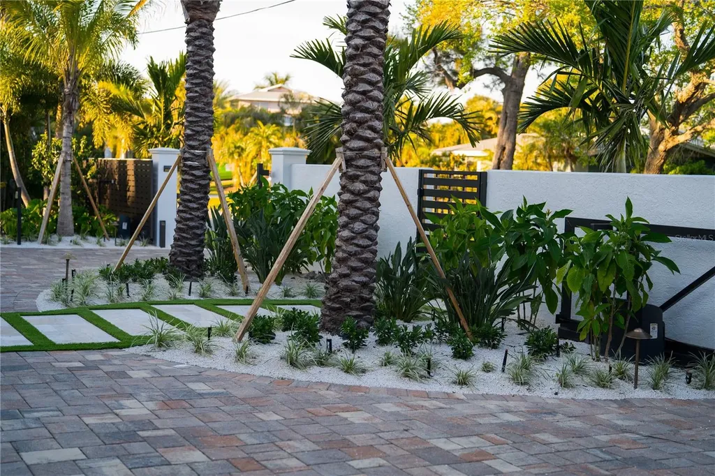 6448 Hollywood Boulevard Sarasota FL 34231
