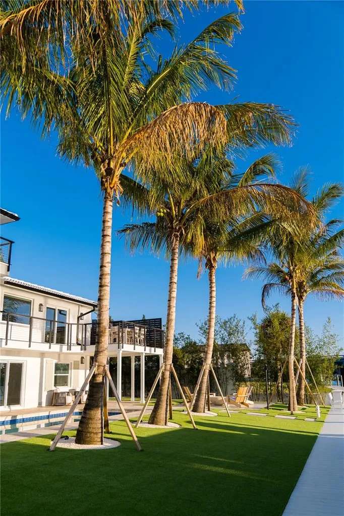 6448 Hollywood Boulevard Sarasota FL 34231