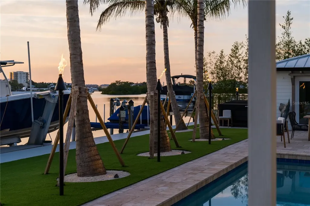 6448 Hollywood Boulevard Sarasota FL 34231