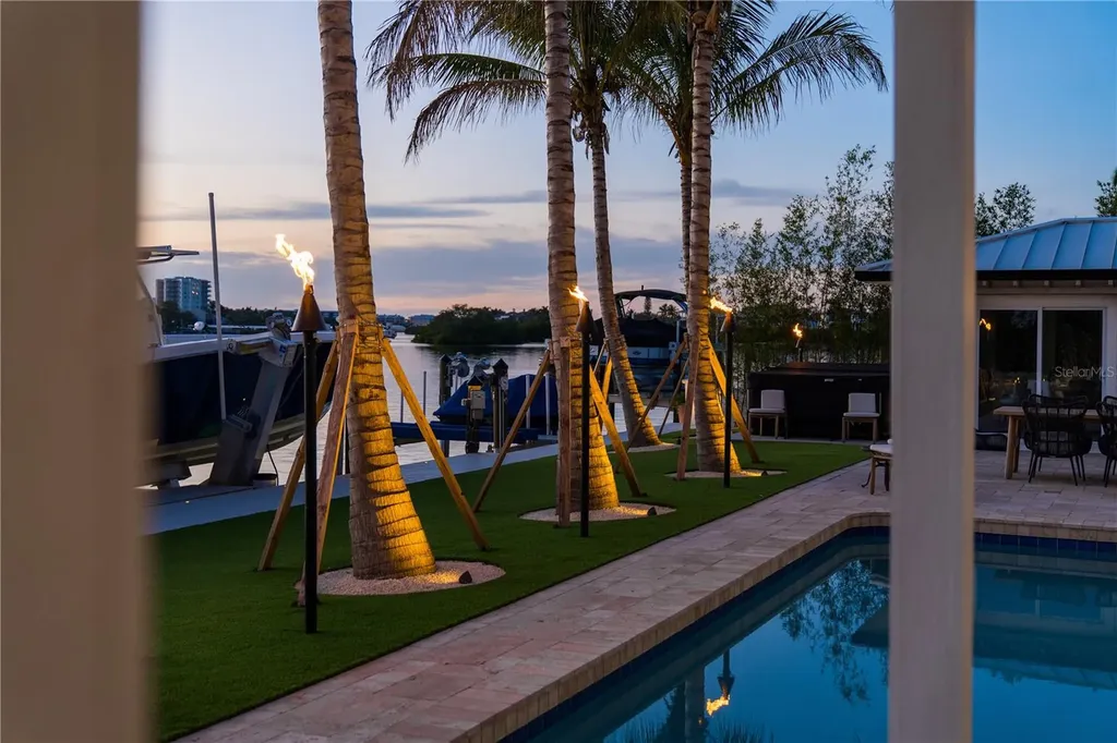 6448 Hollywood Boulevard Sarasota FL 34231