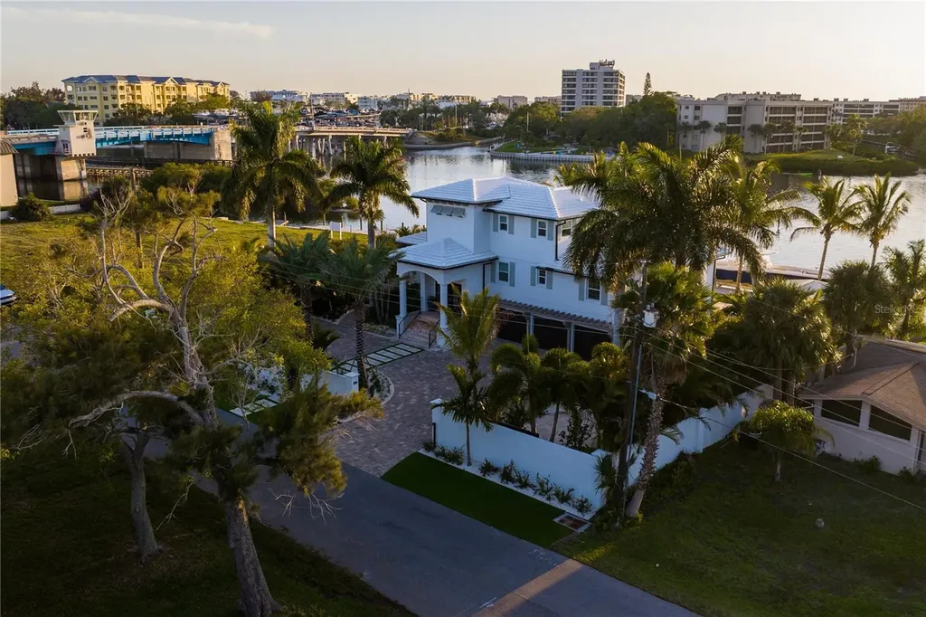 6448 Hollywood Boulevard Sarasota FL 34231