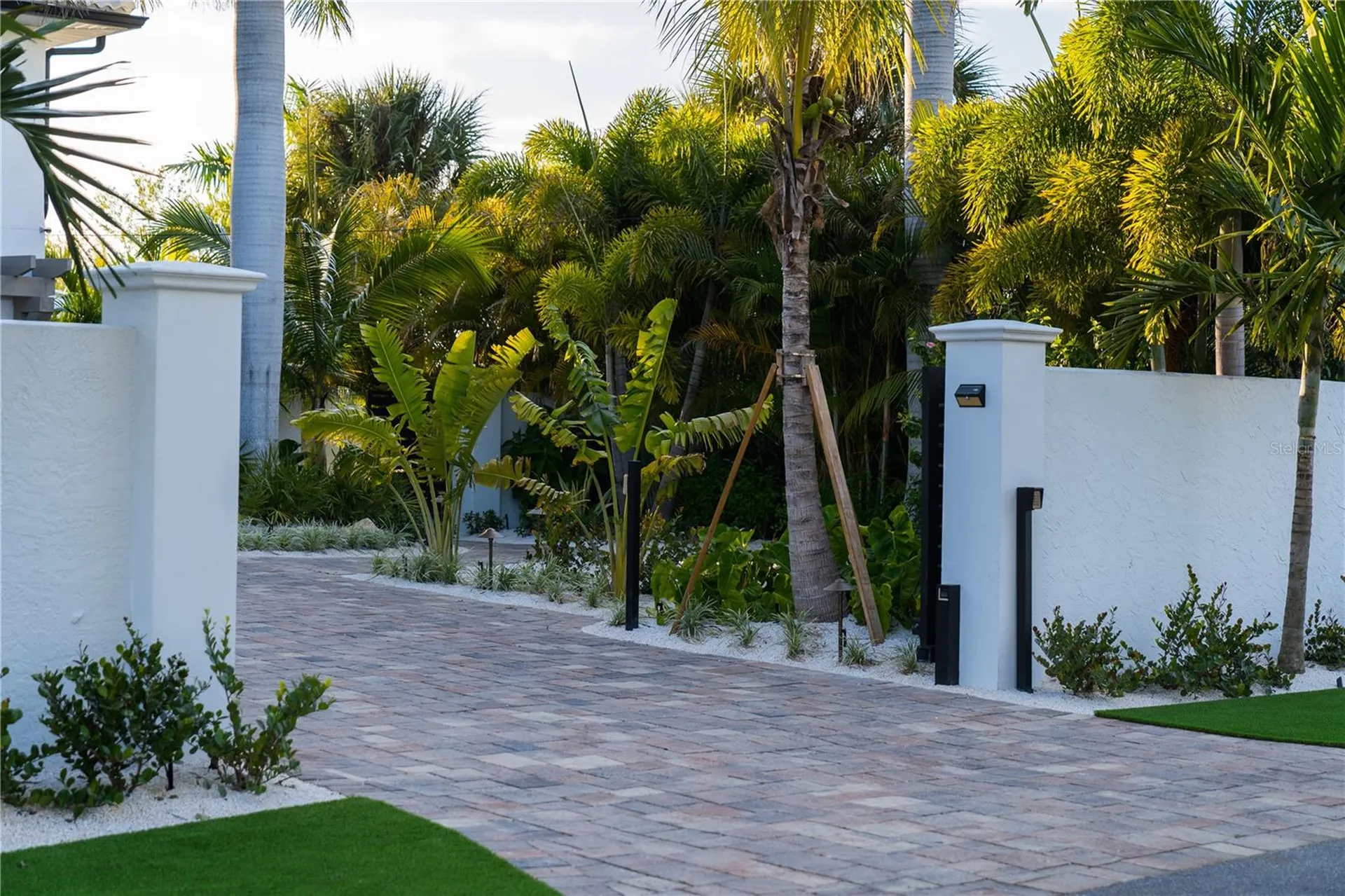 6448 Hollywood Boulevard Sarasota FL 34231