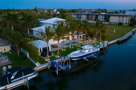 6448 Hollywood Boulevard Sarasota FL 34231