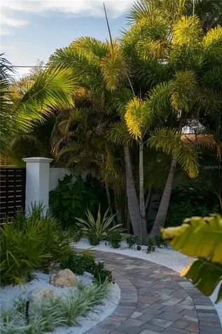 6448 Hollywood Boulevard Sarasota FL 34231