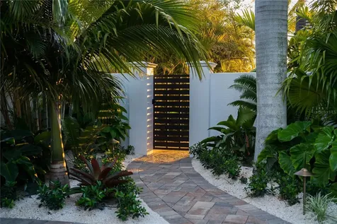 6448 Hollywood Boulevard Sarasota FL 34231