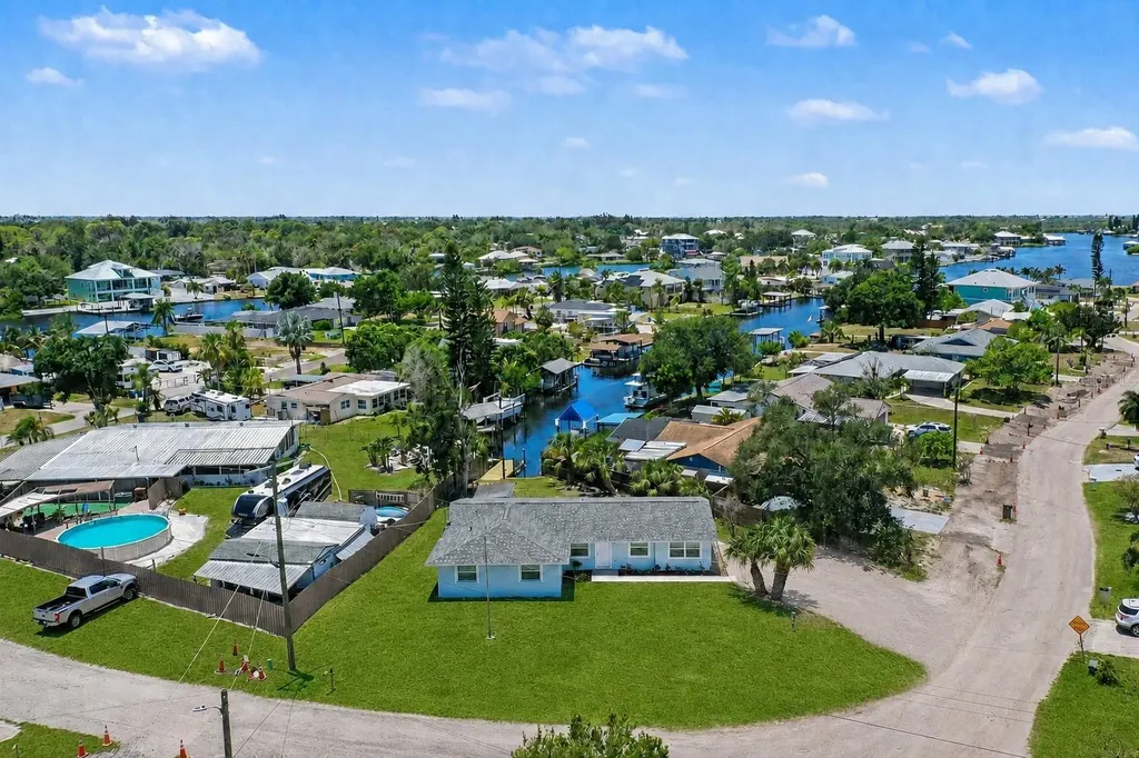802 White Heron Boulevard Ruskin FL 33570